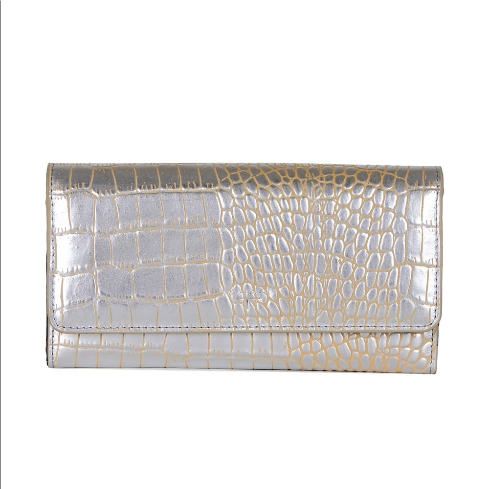 Tahari Leather Wallet in Pearl Silver. NWT